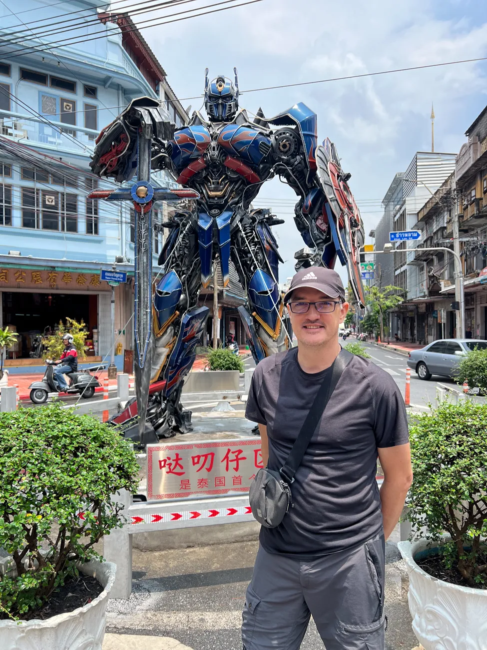 Me with Optimus Prime in Talat Noi (Bangkok, China Town)
